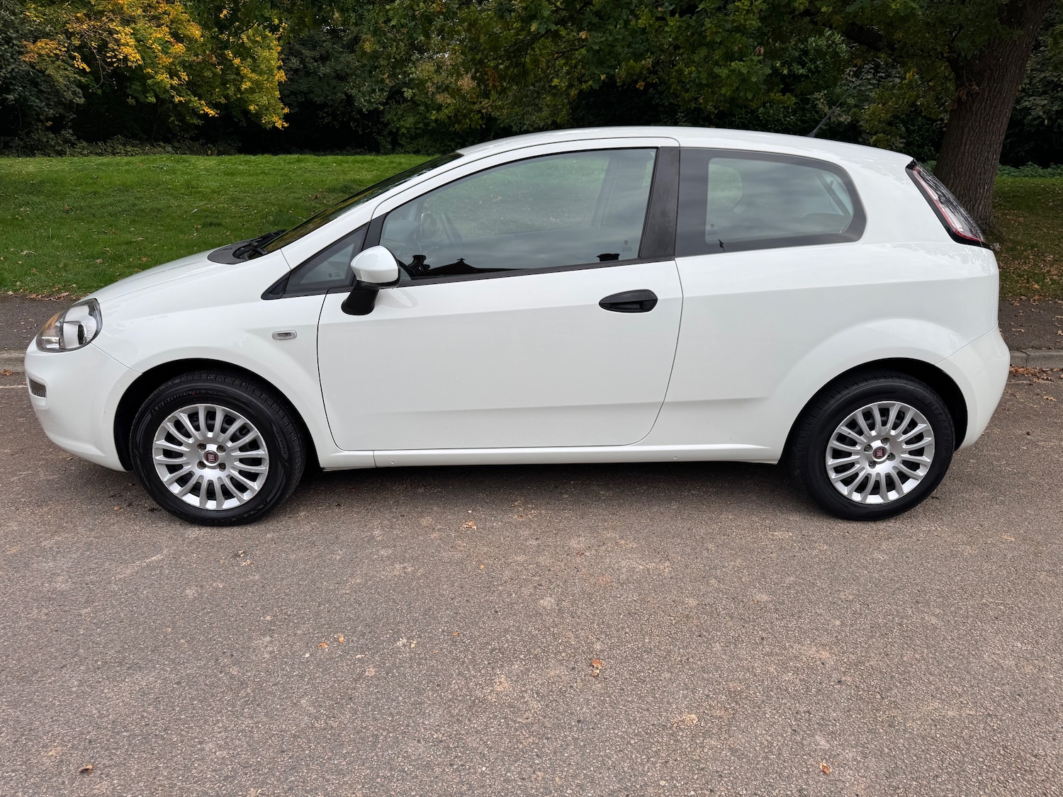 Used Fiat Punto 2014 for sale - 76287959: Photo 4