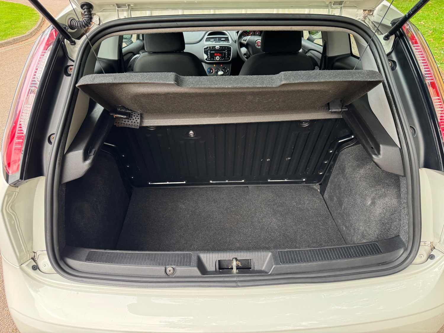 Used Fiat Punto 2014 for sale - 76287959: Photo 7