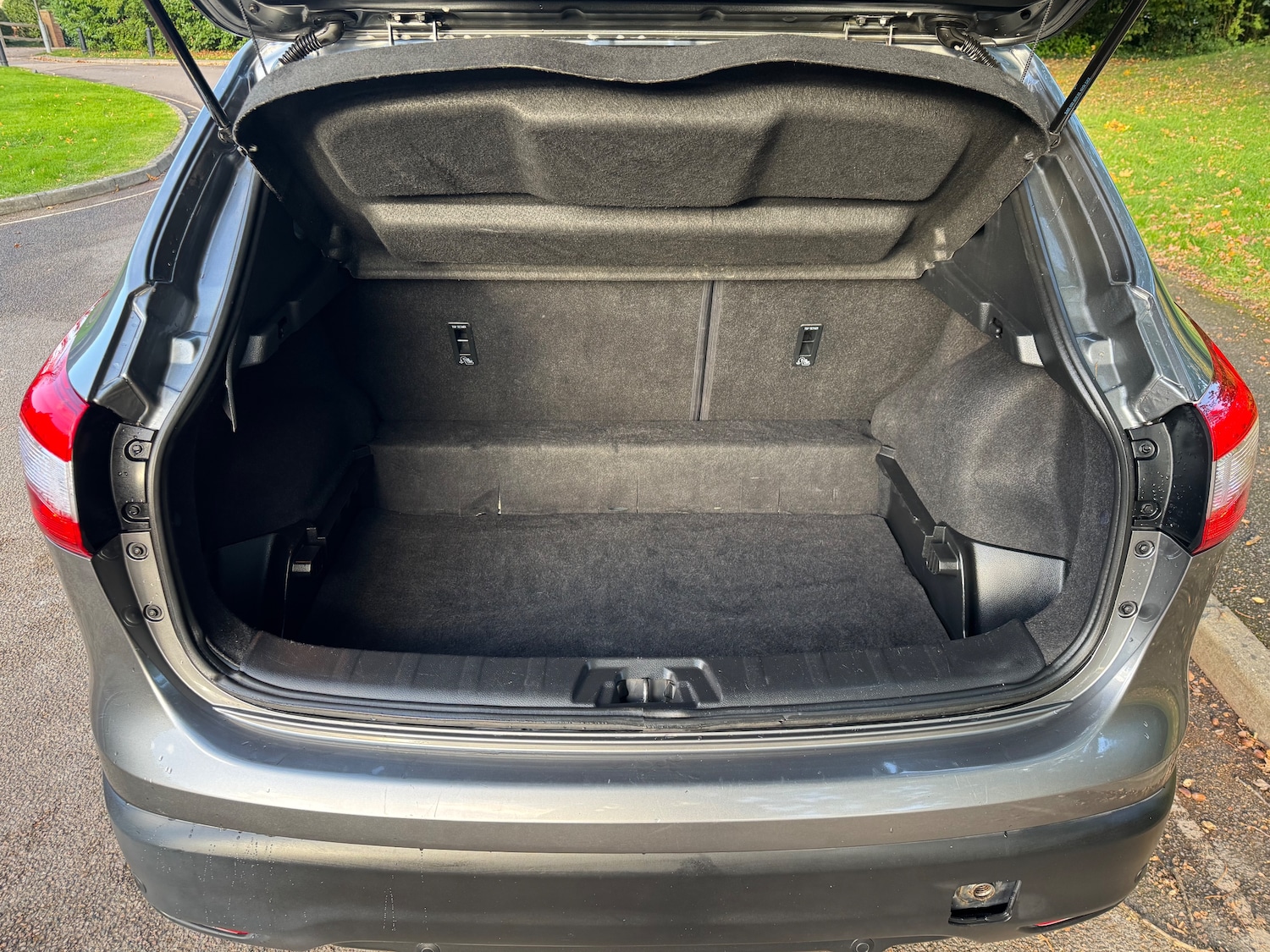 Used Nissan Qashqai 2014 for sale - 76376804: Photo 7