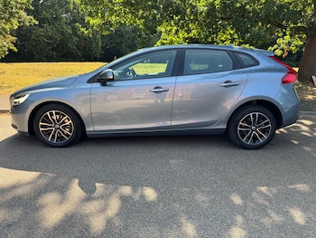 Used Volvo V40 2016 for sale - 79198230: Photo