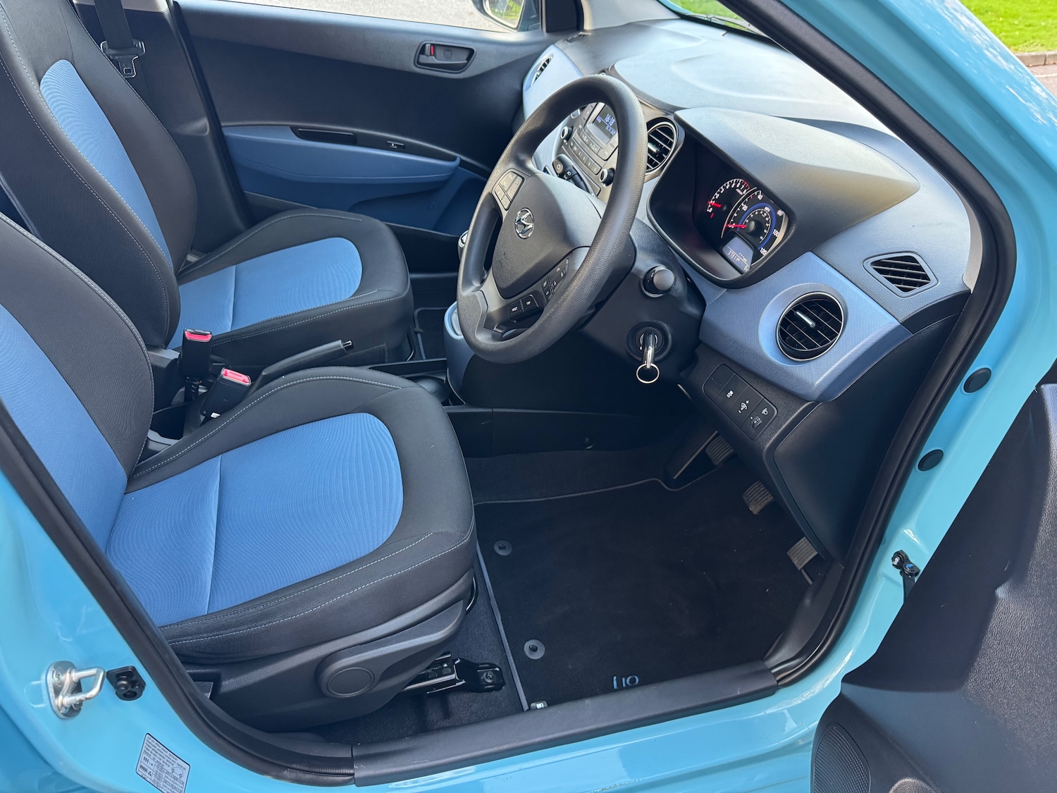 Used Hyundai i10 2014 for sale - 76604323: Photo 11