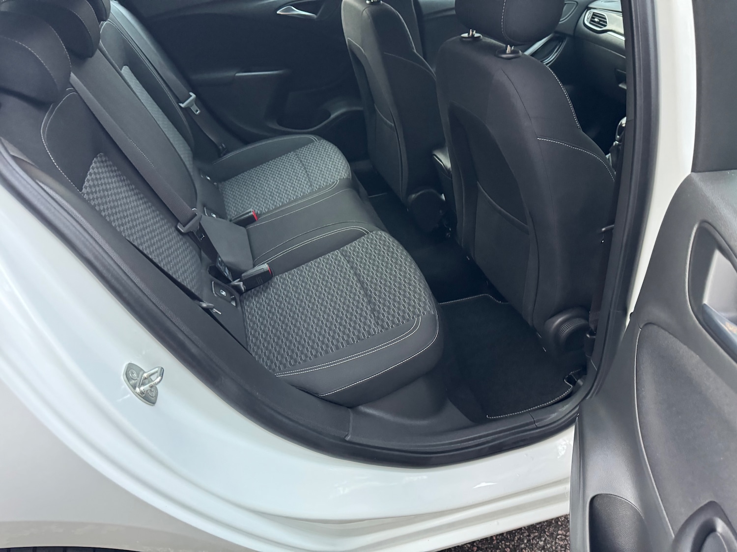 Used Vauxhall Astra 2017 for sale - 76748516: Photo 25