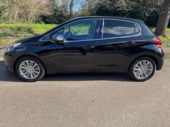 Used Peugeot 208 2017 for sale - 77660470: Photo