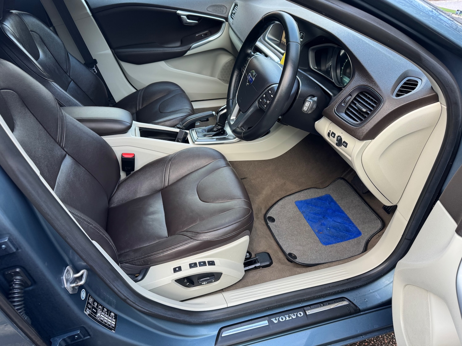 Used Volvo V40 2025 for sale - 77226117: Photo 11