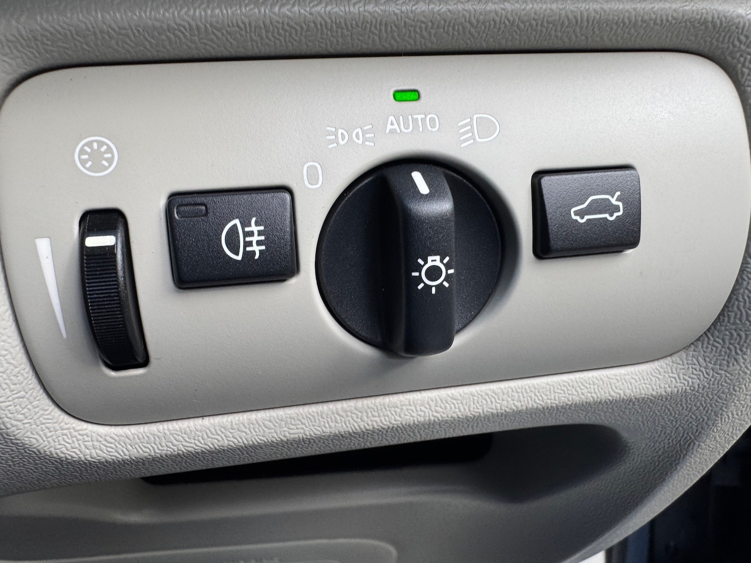 Used Volvo V40 2025 for sale - 77226117: Photo 19