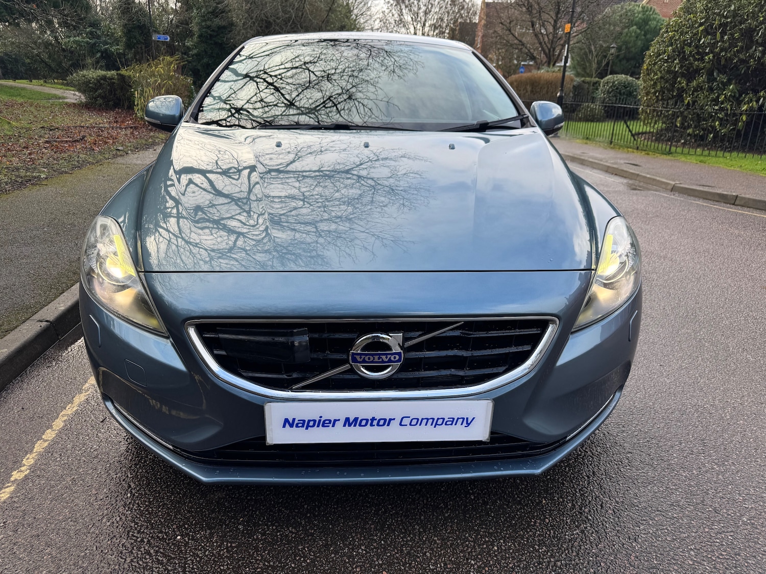 Used Volvo V40 2025 for sale - 77226117: Photo 2