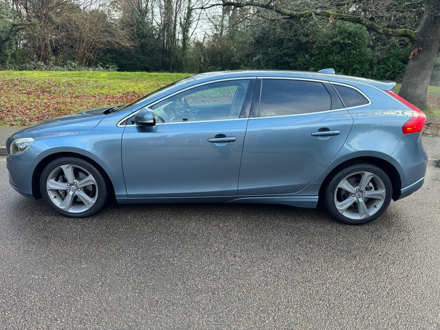 Used Volvo V40 2025 for sale - 77226117: Photo 5