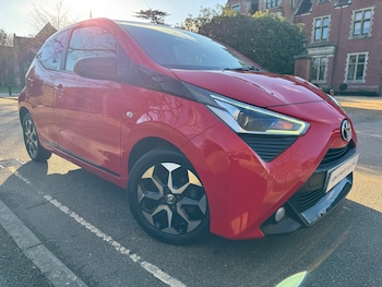 2019 (19) - 1.0 VVT-i x-trend Funroof 5dr Petrol x-shift Euro 6 (71 ps)