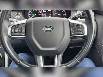 Used Land Rover Discovery Sport 2016 for sale - 77636628: Photo