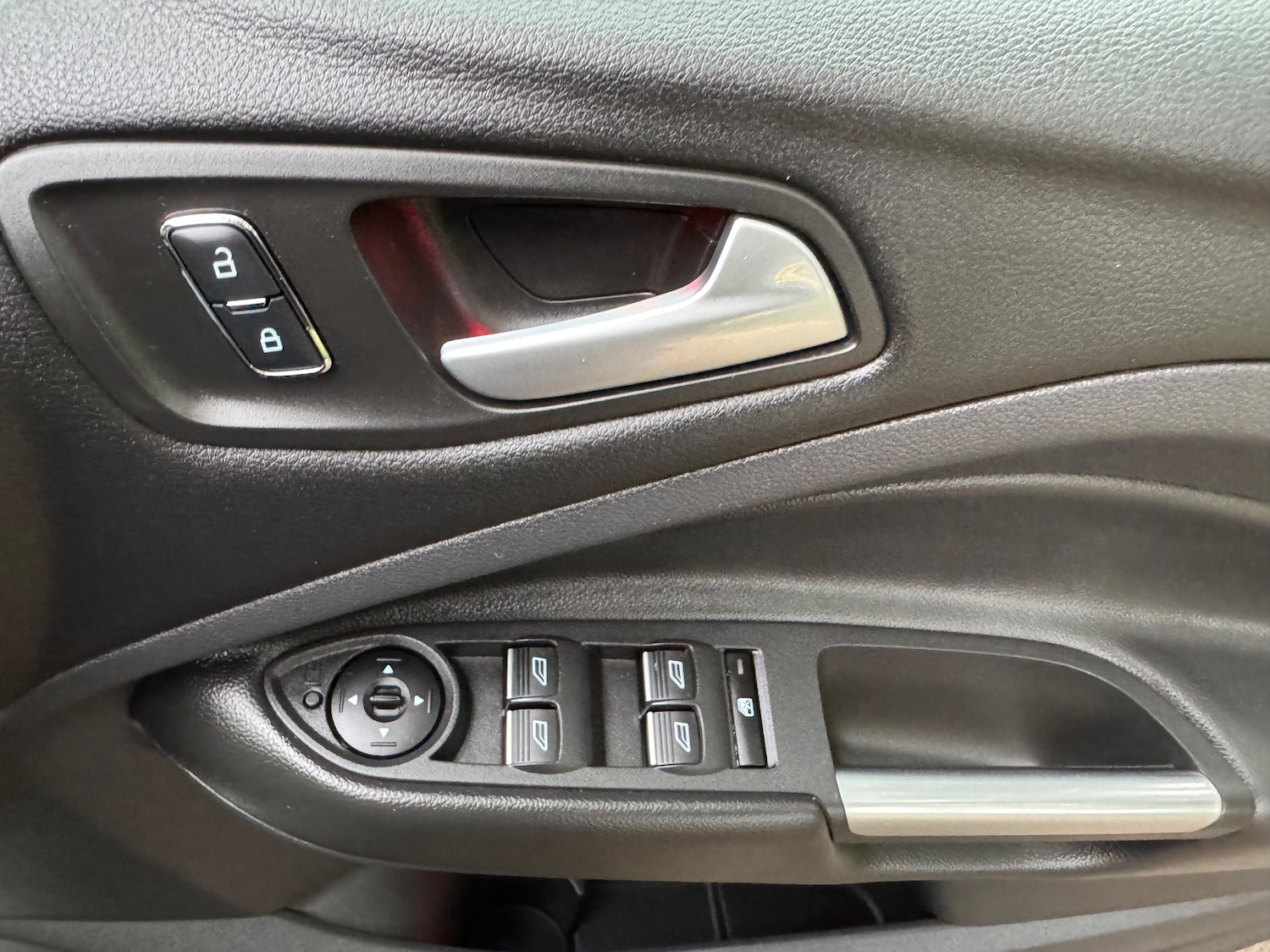 Used Ford Kuga 2016 for sale - 76112739: Photo 21