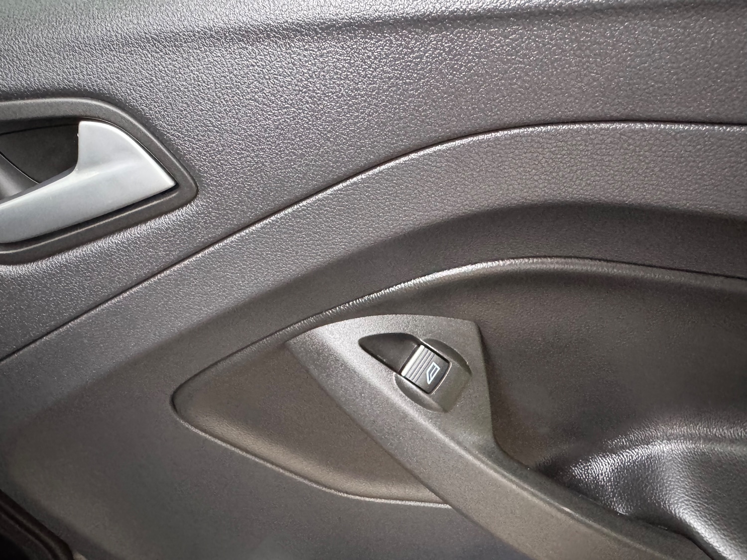 Used Ford Kuga 2016 for sale - 76112739: Photo 30