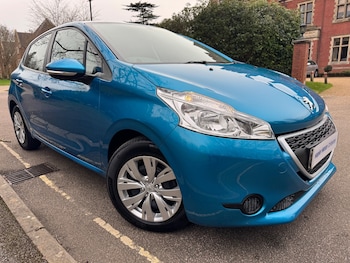 Used Peugeot 208 2012 for sale - 77708580: Photo