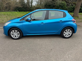 Used Peugeot 208 2012 for sale - 77708580: Photo