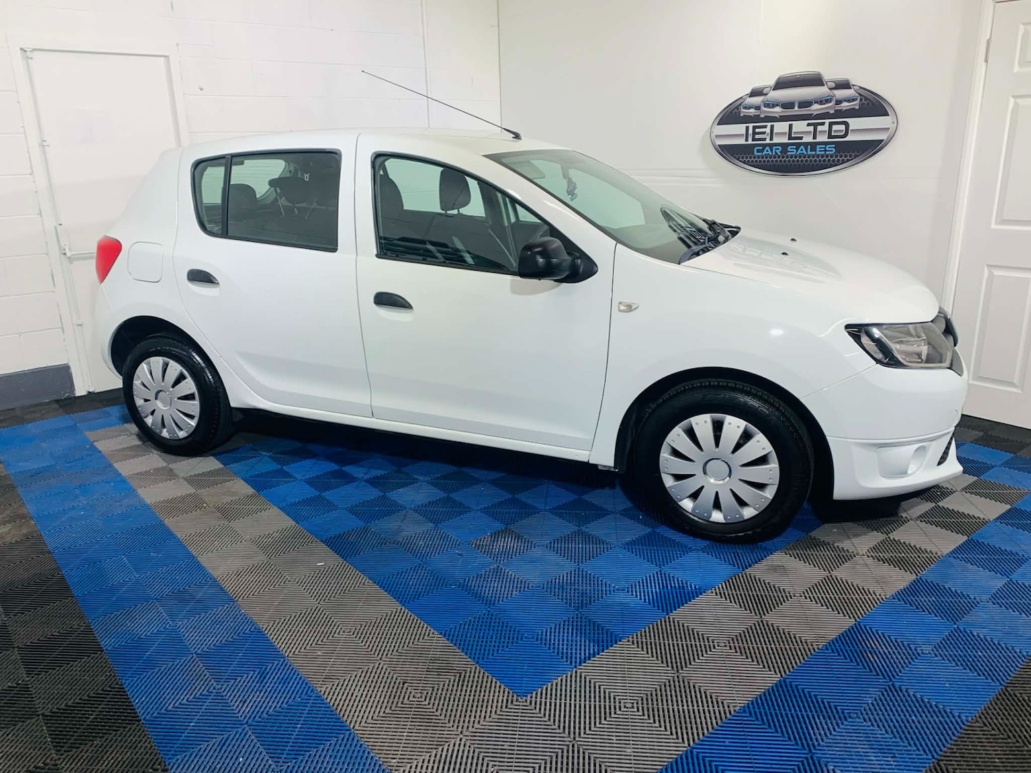 Used Dacia Sandero 2016 for sale - 78112665: Photo 2