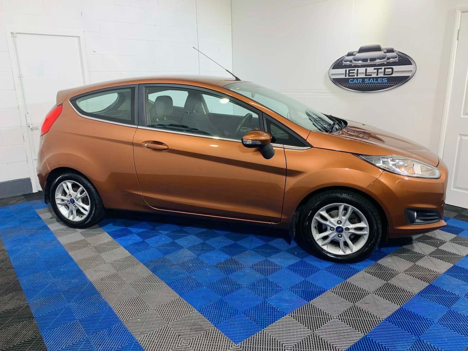 Used Ford Fiesta 2015 for sale - 76822030: Photo 2