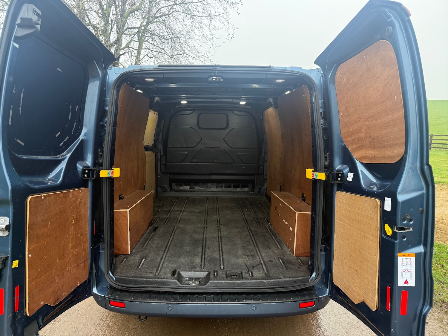 Used Ford Transit Custom 2020 for sale - 77248820: Photo 11