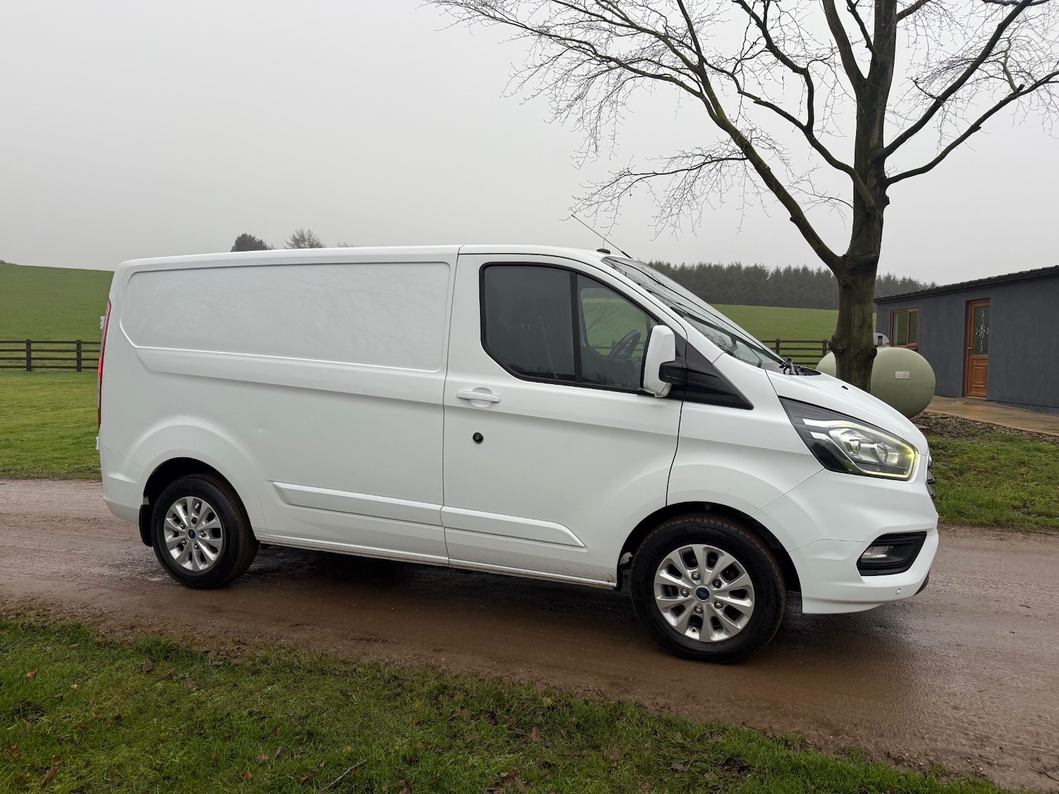 Used Ford Transit Custom 2019 for sale - 77248830: Photo 2