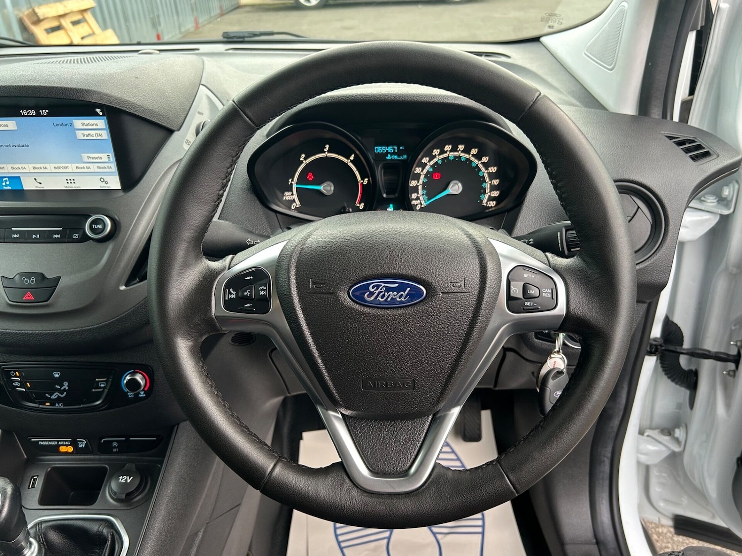 Used Ford Transit Courier 2020 for sale - 76346656: Photo 21