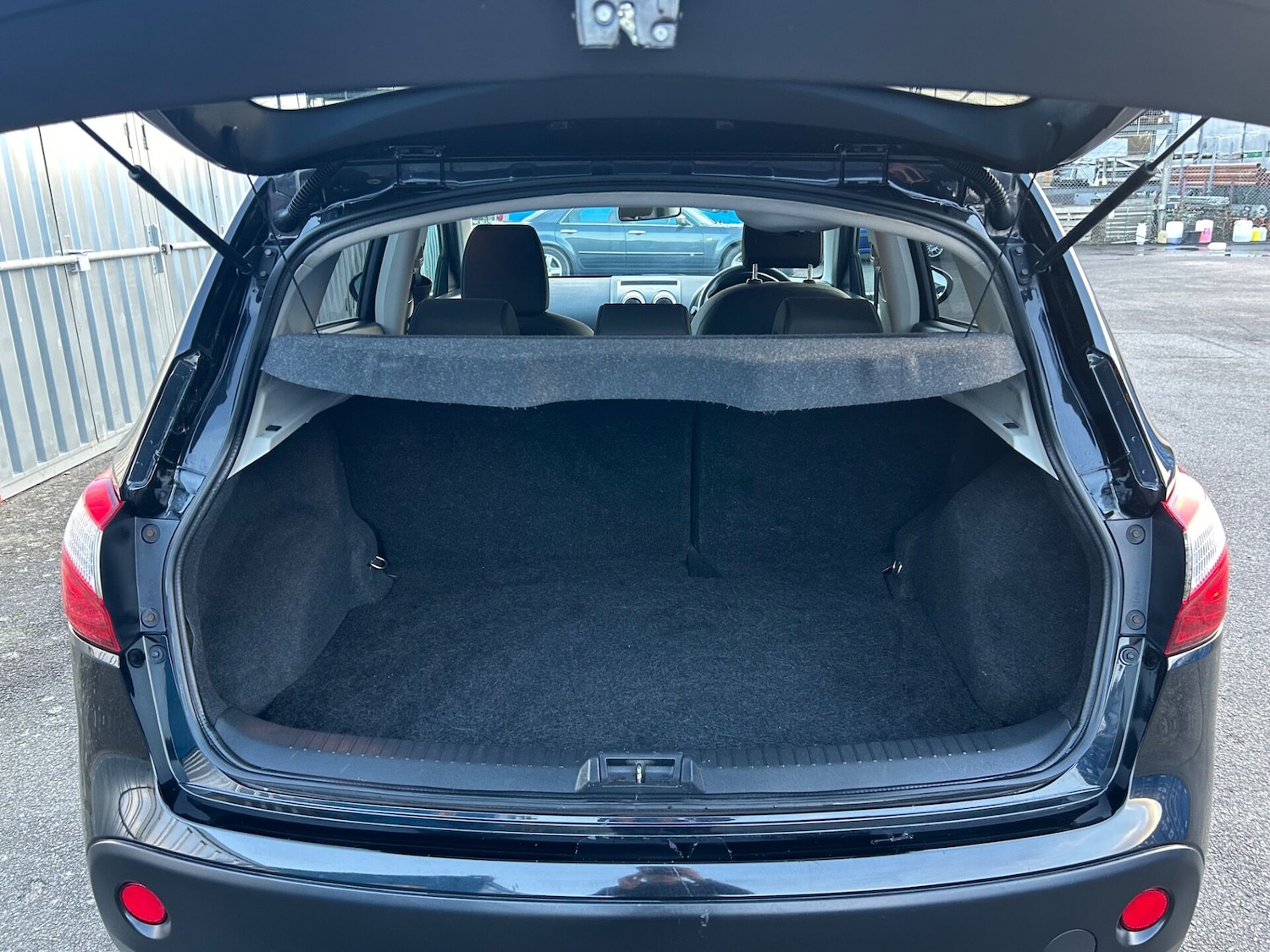 Used Nissan Qashqai 2010 for sale - 77161293: Photo 16