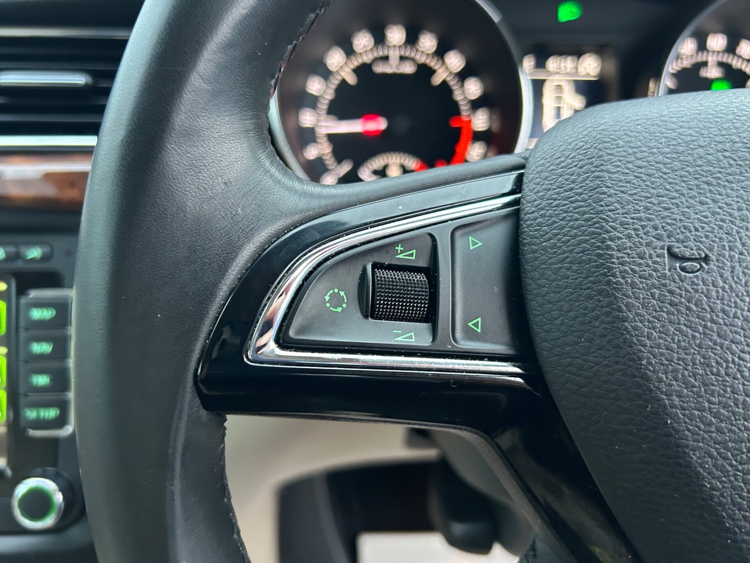 Used Skoda Superb 2015 for sale - 76748960: Photo 32