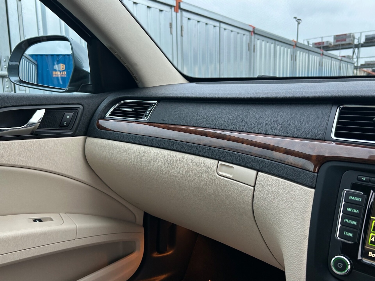 Used Skoda Superb 2015 for sale - 76748960: Photo 34