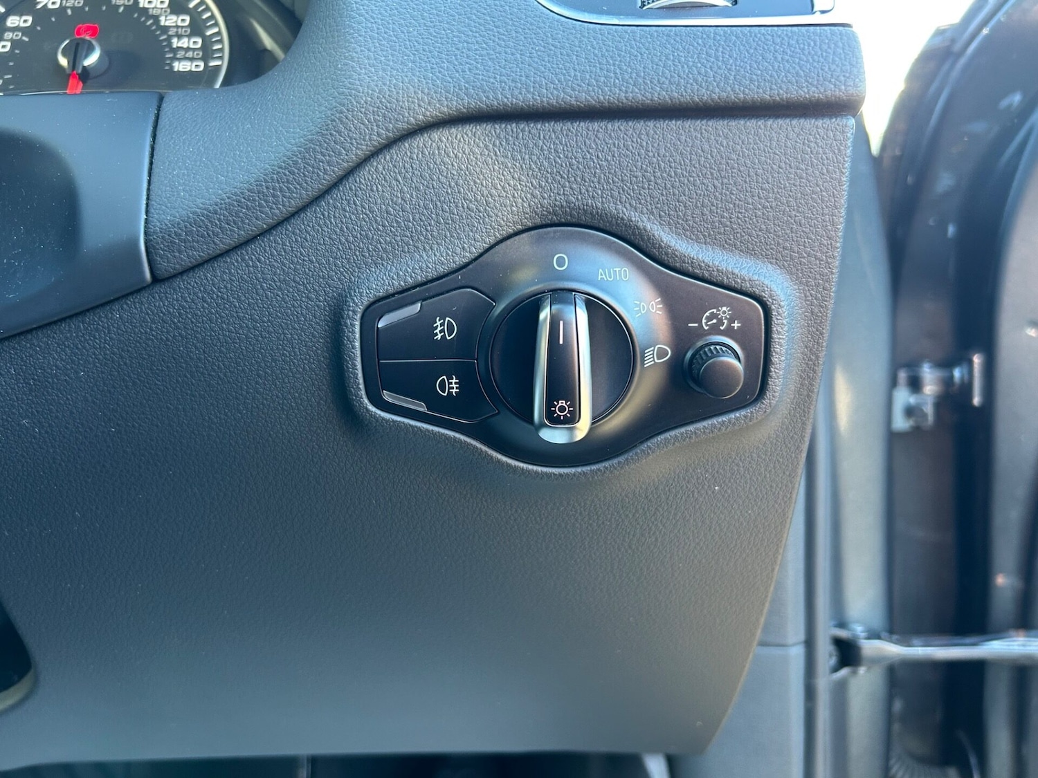 Used Audi Q5 2017 for sale - 76707429: Photo 30