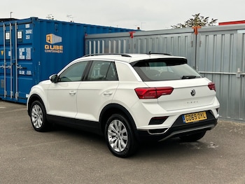Used Volkswagen T-Roc 2020 for sale - 76207585: Photo