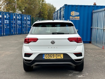 Used Volkswagen T-Roc 2020 for sale - 76207585: Photo