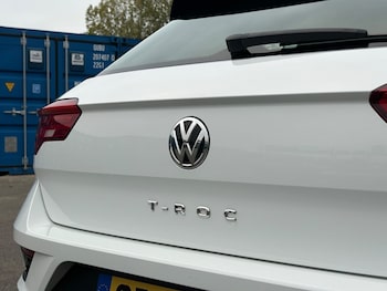 Used Volkswagen T-Roc 2020 for sale - 76207585: Photo