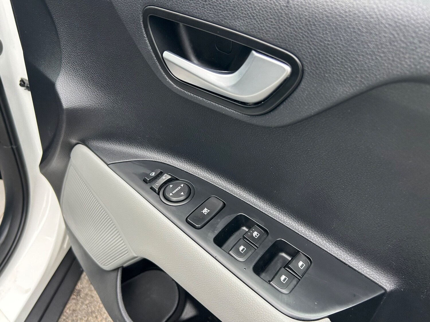 Used Kia Stonic 2019 for sale - 77677310: Photo 24