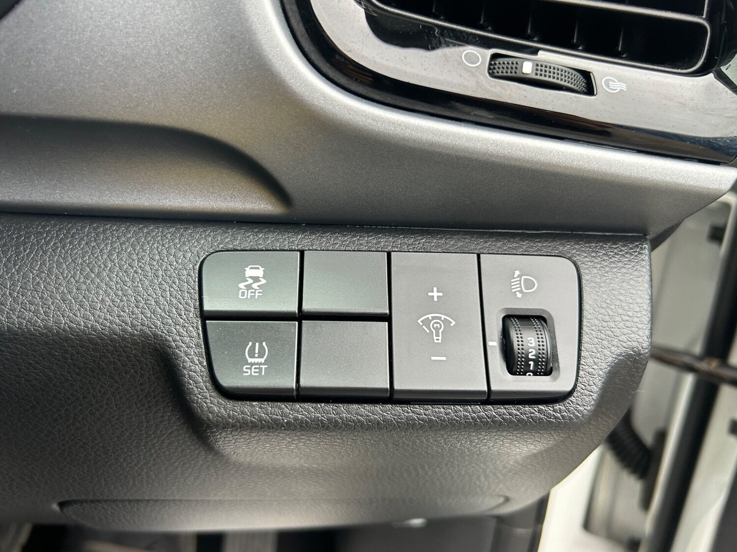 Used Kia Stonic 2019 for sale - 77677310: Photo 32