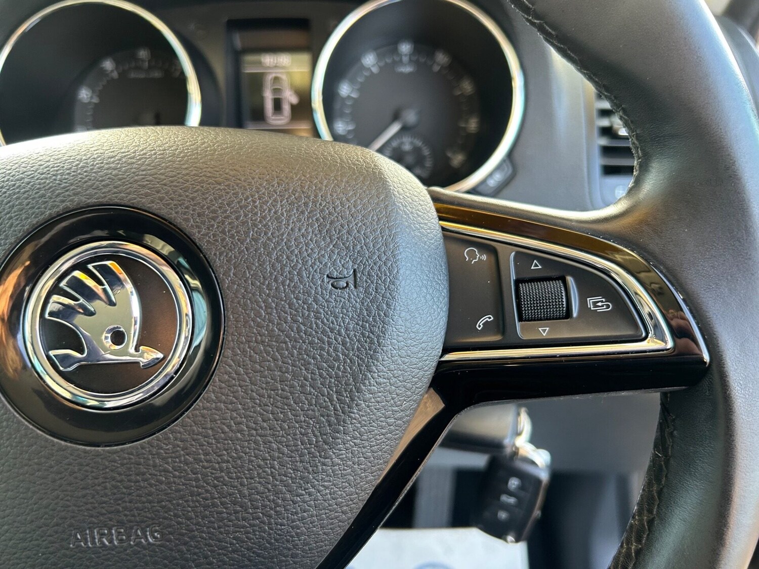 Used Skoda Yeti 2017 for sale - 76893147: Photo 32