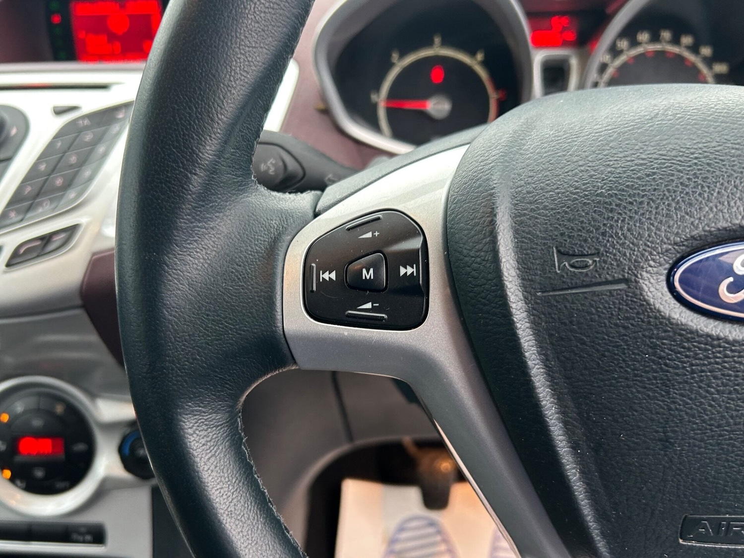 Used Ford Fiesta 2010 for sale - 77324618: Photo 24