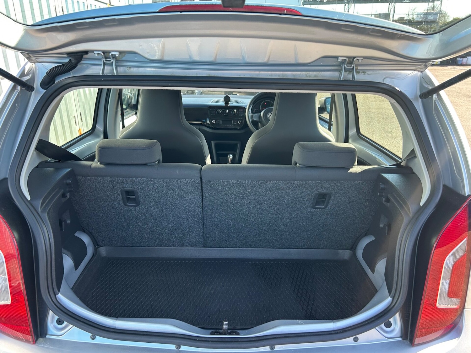 Used Volkswagen up! 2014 for sale - 77974699: Photo 16