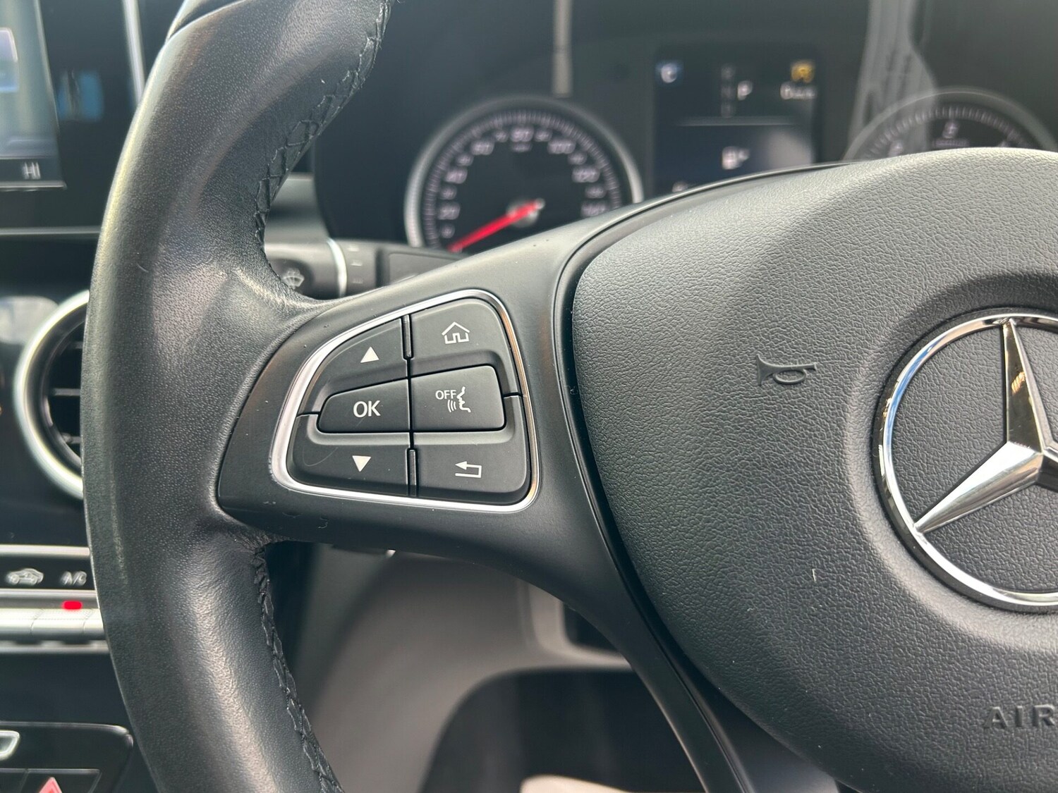 Used Mercedes-Benz C Class 2017 for sale - 76312226: Photo 30