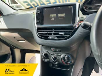Used Peugeot 208 2016 for sale - 79675934: Photo