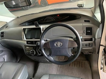 Used Toyota Estima 2012 for sale - 79371332: Photo