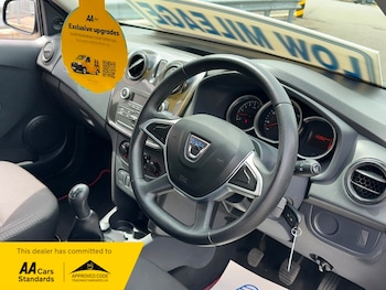 Used Dacia Sandero 2017 for sale - 79375297: Photo