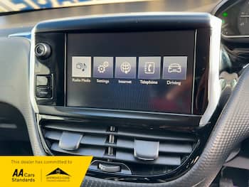 Used Peugeot 2008 2016 for sale - 79791961: Photo