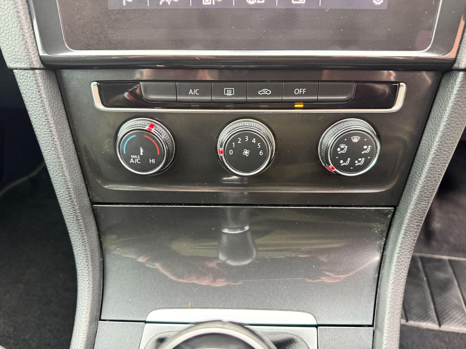 Used Volkswagen Golf 2017 for sale - 77779479: Photo 27