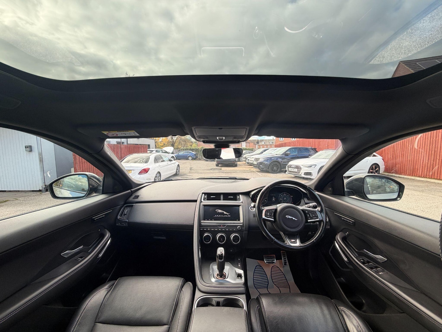 Used Jaguar E-Pace 2018 for sale - 77249362: Photo 2