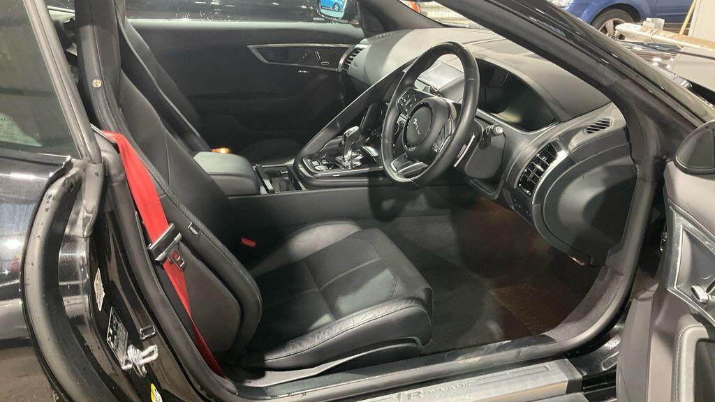 Used Jaguar F-Type 2020 for sale - 77249388: Photo 2