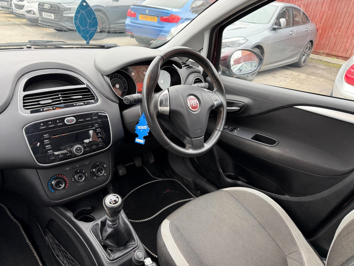 Used Fiat Punto 2012 for sale - 77327286: Photo 30