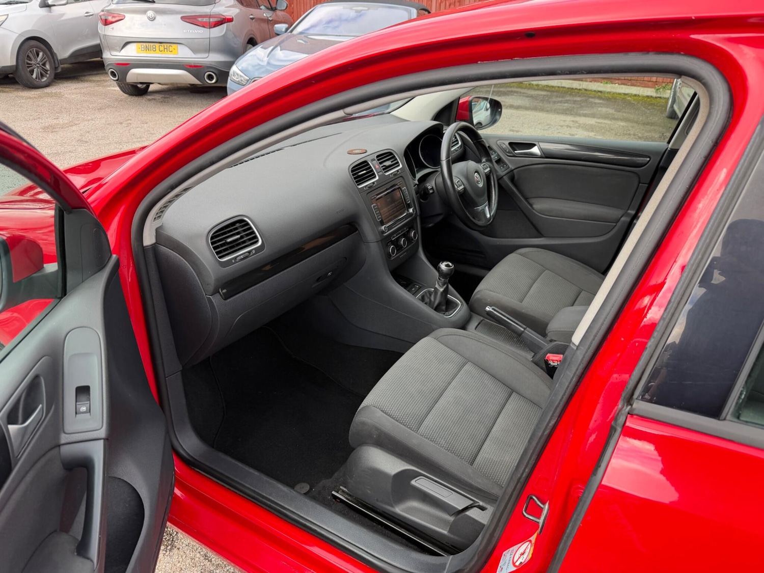 Used Volkswagen Golf 2011 for sale - 77692068: Photo 33