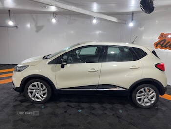 Used Renault Captur 2016 for sale - 77192455: Photo