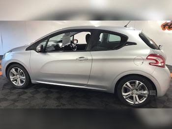 Used Peugeot 208 2013 for sale - 75352385: Photo