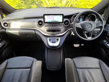 Used Mercedes-Benz V-Class 2024 for sale - 76537308: Photo