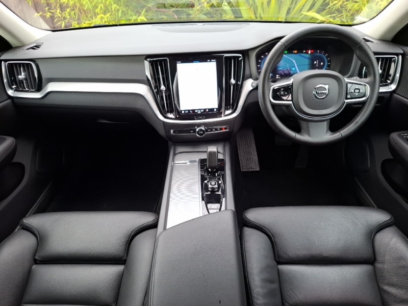 Used Volvo V60 2023 for sale - 78113430: Photo 2