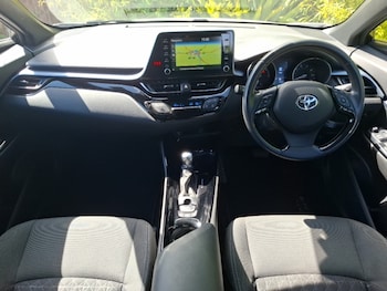 Used Toyota C-HR 2021 for sale - 78704050: Photo