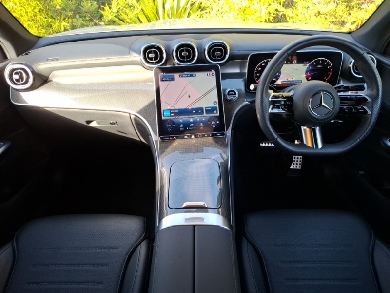 Used Mercedes-Benz GLC 2023 for sale - 76301800: Photo 2